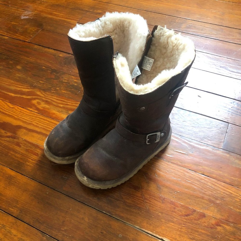 Ugg Kensington Boot, Side zip, Brown, sz 3